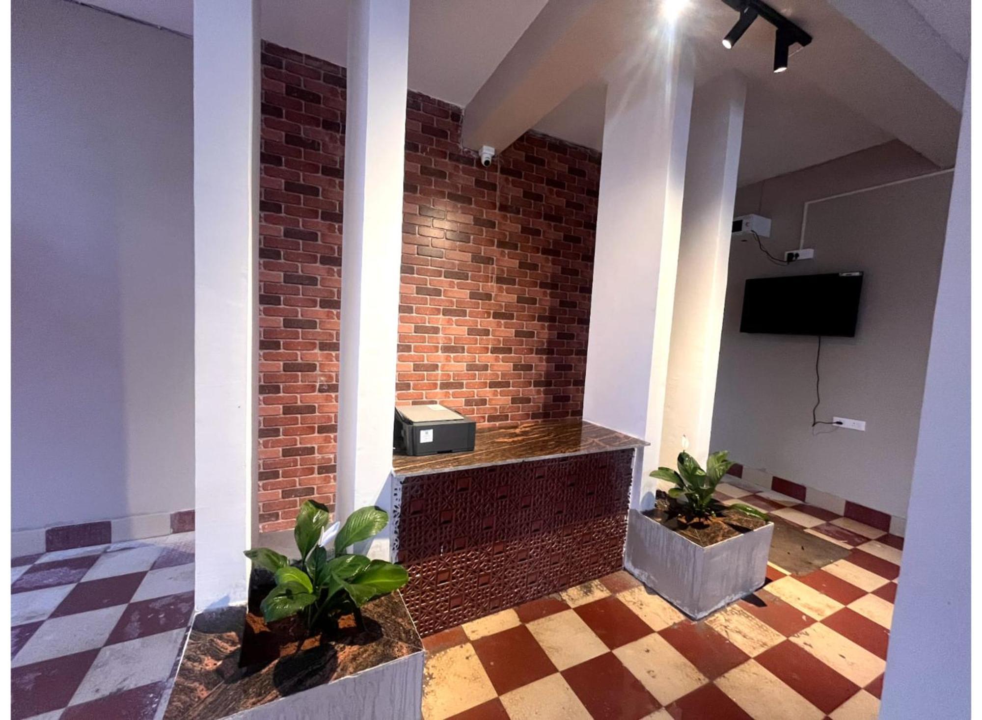 Hotel Airport Residency Near Airport Luxury In Budget Friendly Price Seller 4*